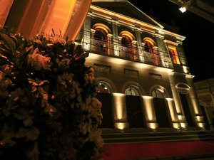 Theatro Sete de Setembro abre as portas em solenidade de reinauguração  