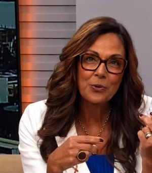Repórter da Globo toma último remédio contra cancêr ao vivo e emociona