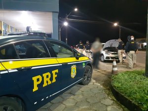 Mulher foragida da Justiça de Sergipe e comparsas são presos em São Sebastião