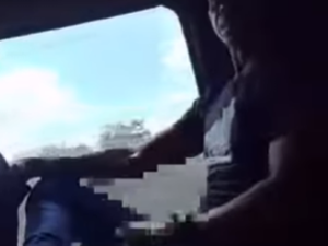 Vídeo mostra homem se masturbando dentro de van em Arapiraca