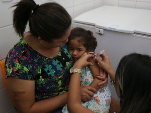 Governo e entidades médicas lançam manifesto em favor da vacinação