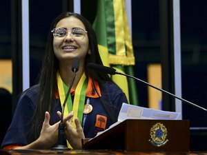 Estudante da Rede Estadual brilha como Jovem Senadora por Alagoas em Brasília