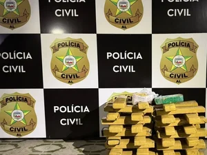 'Mula' do tráfico é preso com mais de 40 kg de drogas em ônibus no Agreste