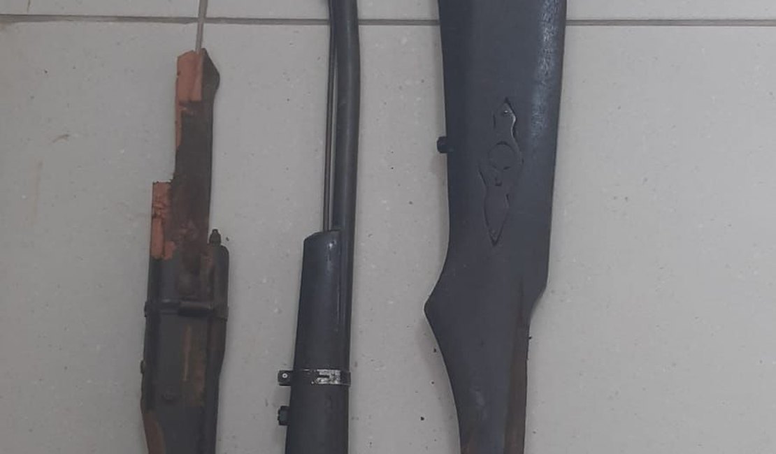 Jovem é preso no Sertão de AL por matar namorado da mãe com golpes de espingarda na cabeça