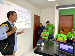 SMTT realiza palestra sobre direção defensiva para colaboradores de empresa nacional com sede em Arapiraca