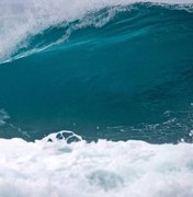 Medina é bicampeão mundial de surfe após se classificar à final em Pipeline