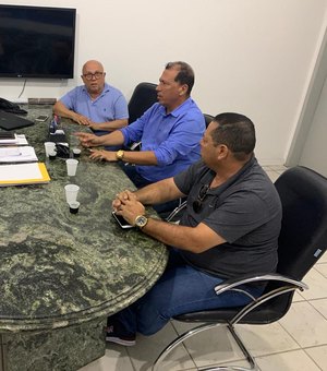 Vereador se reúne com diretor do DER e pede para que carros não sejam guinchados para Maceió 