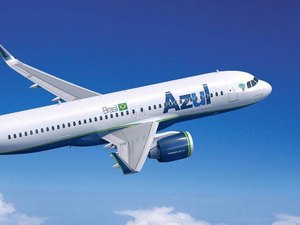 Azul é condenada a indenizar passageira após atraso de voo e extravio de bagagem