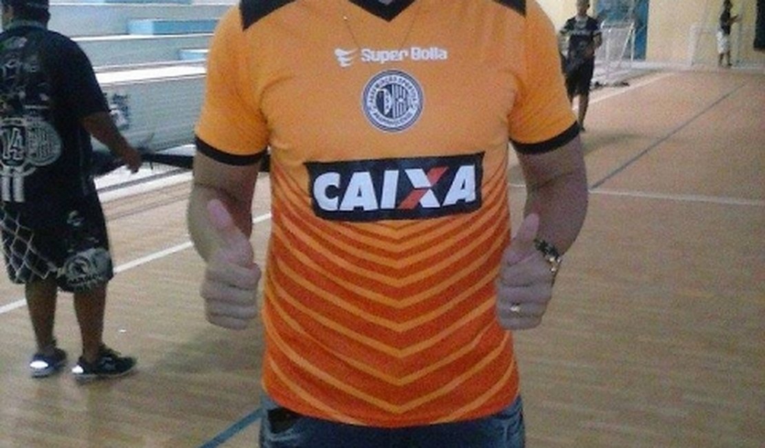 Referência no atual elenco, goleiro Marcão completa 50 jogos contra o Murici