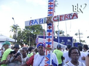 Torcedor faz promessa para o Bahia ser campeão e mulher parar de traí-lo