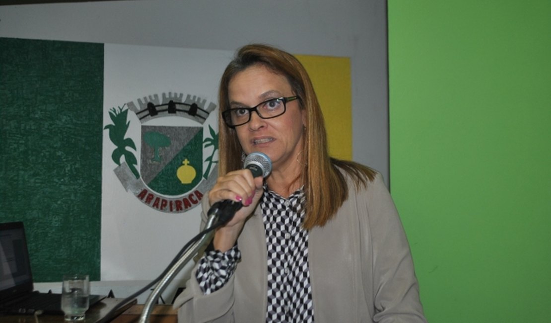 Vereadora  defende aplicação de multa para donos de terrenos baldios