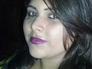 Jovem é morta com fio de chapinha e deixada nua em matagal