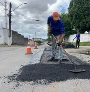 Prefeitura de Maceió fecha buracos deixados por concessionárias de água e esgoto