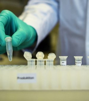 Com eficácia de 47%, vacina da CureVac contra covid-19 falha em teste