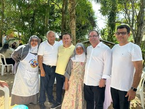 Prefeito participa de feijoada beneficente no Mosteiro da Natividade do Senhor
