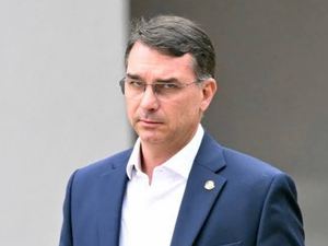 Campanha de Flávio contesta corregedor por decisão sobre 'Exército do Lula'