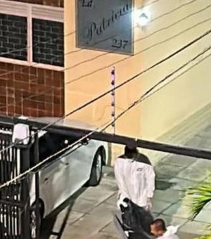 Homem é achado morto no chão do apartamento no bairro Ponta Verde