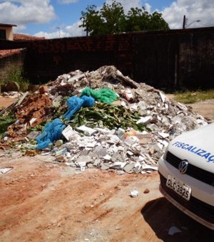 Empresa é multada por jogar restos de construção em terreno no Ouro Preto
