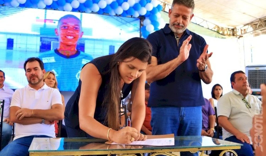 Arthur Lira leva R$ 2,5 milhões para obras nas agrovilas de Novo Lino e fortalece aliança com a prefeita Marcela Gomes