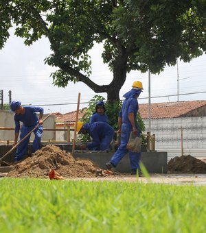Prefeitura de Maceió revitaliza praça no Eustáquio Gomes e obras chegam a mais de 80% de avanço