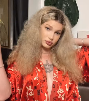 Influencer surpreende fãs ao revelar já ter ido para a cama com mais de 1.800 homens