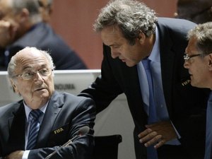 Blatter, Valcke e Platini são suspensos da Fifa por 90 dias