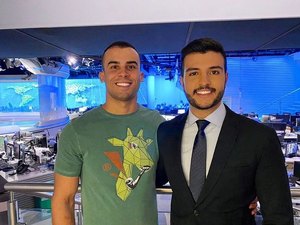 Primeiro apresentador gay do JN leva namorado para conhecer bancada