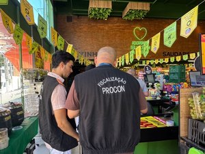 Procon flagra carnes e laticínios estragados em supermercado da capital