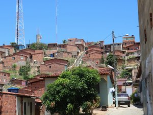 Adolescente é detido com drogas em local suspeito de ponto de tráfico em Maragogi