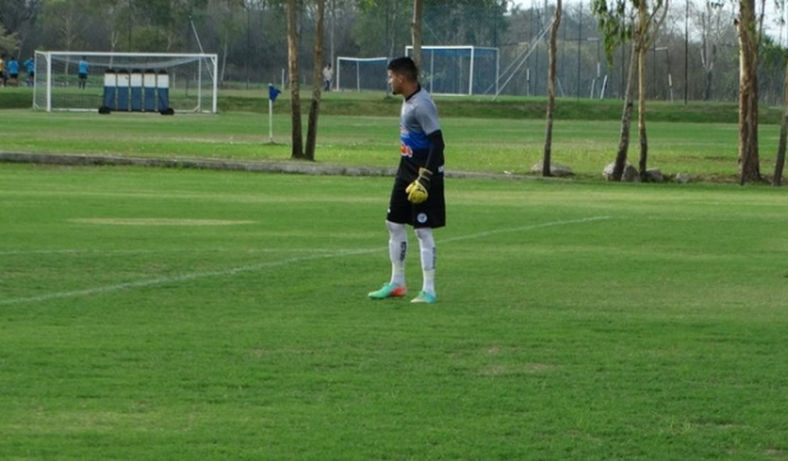 CSA anuncia contratação de goleiro e volante para o Alagoano