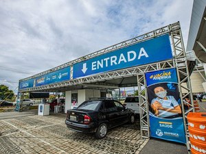 Posto de vacinação do drive thru do Arapiraca Garden shopping encerra atividade nesta terça-feira (16)