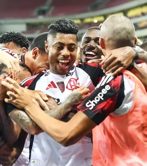Flamengo goleia Sport e assume liderança do Campeonato Brasileiro