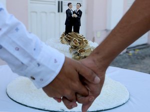 ?Itinerante promove casamento coletivo para casais LGBT nesta quarta (18)