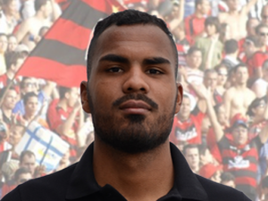 CSA apresenta goleiro Alexandre Cajuru e anuncia zagueiro Thales