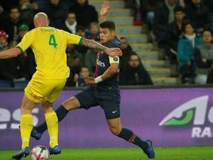 Thiago Silva tem casa roubada em Paris durante jogo contra o Nantes