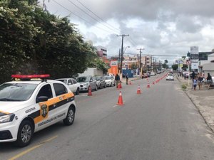 Rua é interditada para novos estudos no bairro do Pinheiro