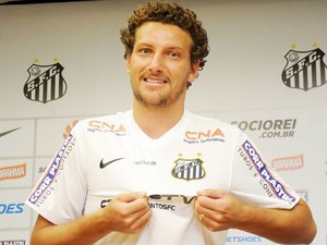 De volta, Elano afirma que não teme crise do Santos