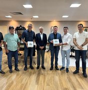 Petrúcio Barbosa busca novas obras estruturantes para Igaci em reunião com Paulo Dantas