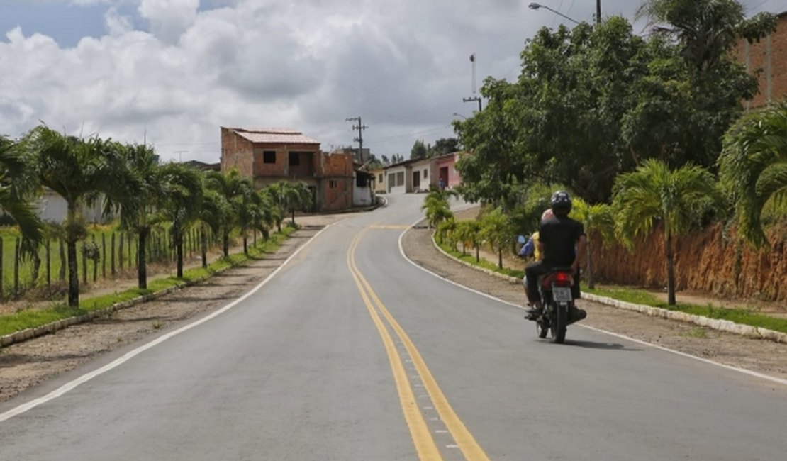 Em Taquarana, criminosos  efetuam disparos de arma de fogo e atingem vítima nas costas