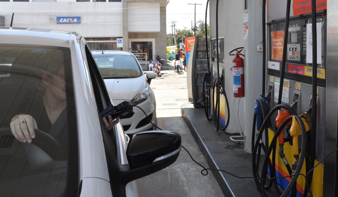 Governador sanciona lei que garante adesão de AL ao Regime Emergencial do diesel