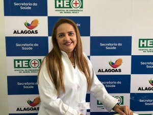 Enfermeira do HE do Agreste destaca determinação diária na vida de uma mulher