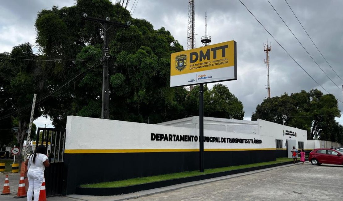 Acesso ao Aldebaran pela Avenida Menino Marcelo é interditado para troca de postes