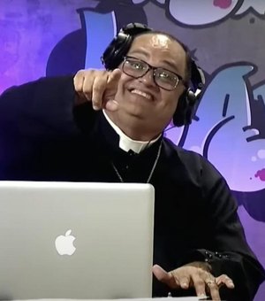 Padre viraliza na internet ao ser DJ de 'rave de missa' na Rede Vida