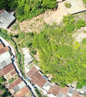 Defesa Civil de Maceió lança drones para investigar área de risco na Chã da Jaqueira