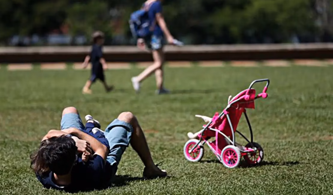 Novos prazos para licença-paternidade valem a partir de 2027