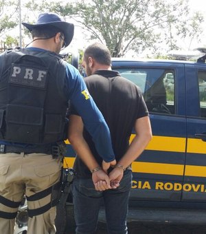 Foragido da Justiça de Pernambuco é preso em abordagem na BR-101