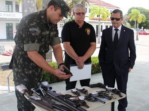 Judiciário entrega 200 armas para serem destruídas pelo Exército