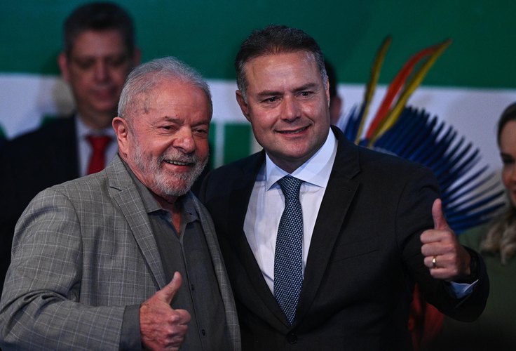 Renan Filho pede aval de Lula para participar das eleições municipais e ajudar Rafael Brito