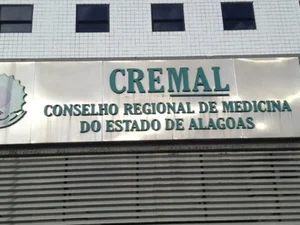 Polícia aguarda novas denúncias contra falsa médica que atuava em Maceió