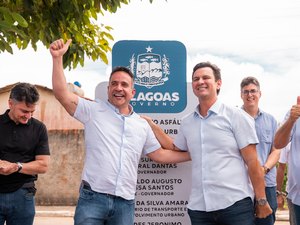 Governador inaugura pavimentação de 25 ruas e anuncia construção de escolas e creches em Coruripe